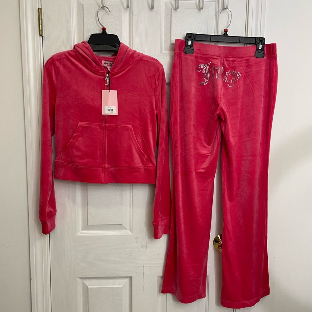 Juicy Couture Velour Tracksuit Set – Watermelon Red – Size M – NWT - Picture 4 of 8